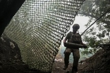 Hỏa tuyến rung chuyển: Ukraine bấp bênh với "gọng kìm" của 100.000 quân Nga