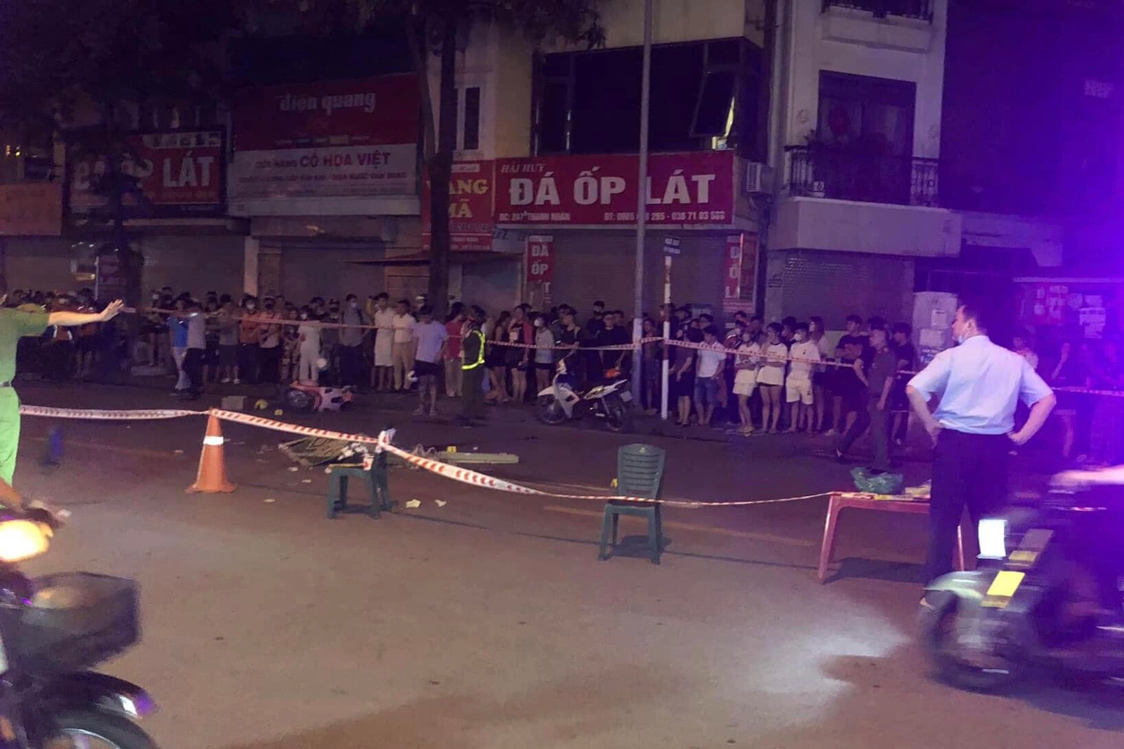 Hà Nội: Nữ sinh 18 tuổi tử vong sau cú va chạm với xe tải - 1