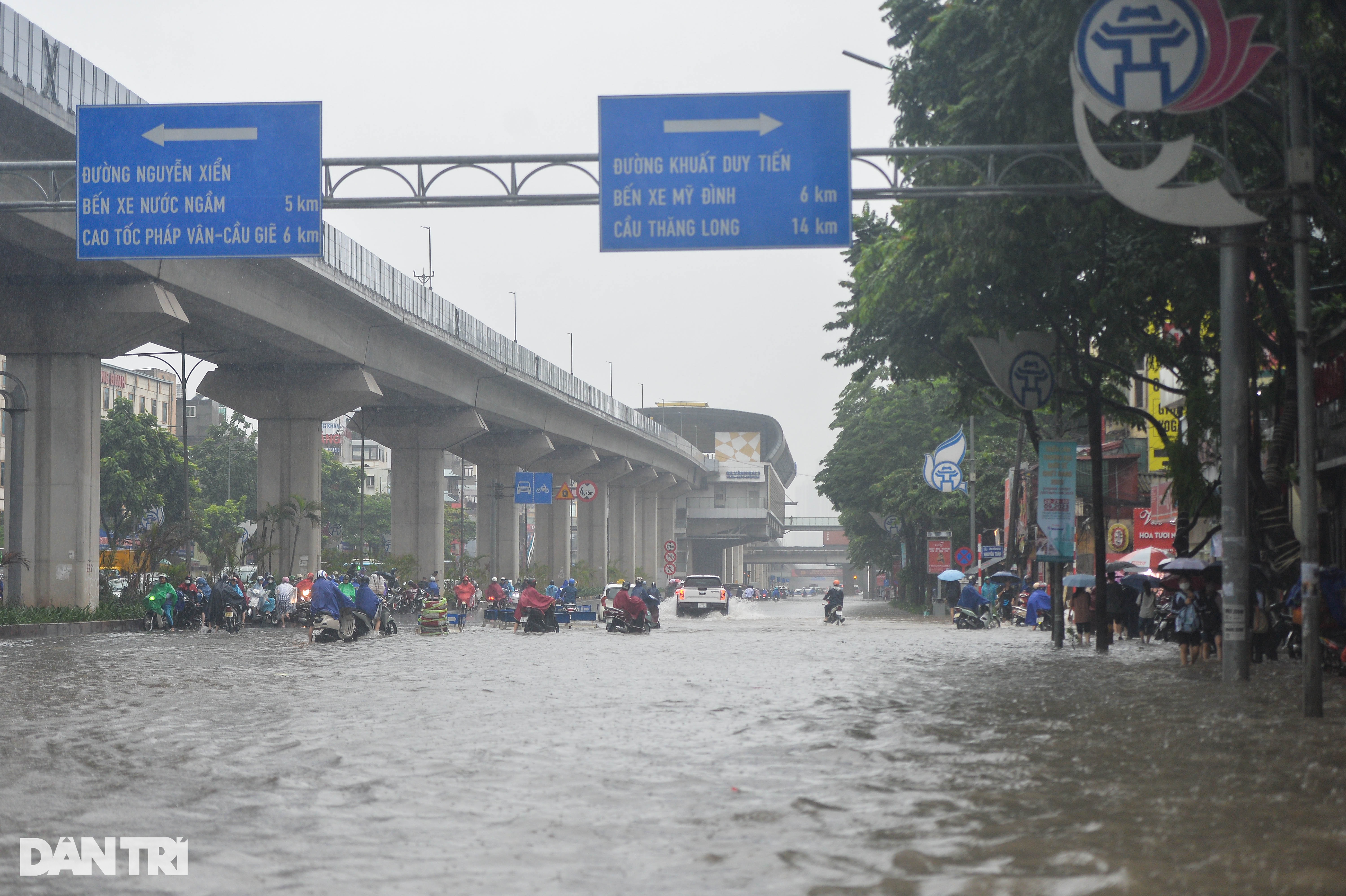 Một buổi sáng tê liệt ở Hà Nội - 2