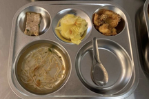 Vụ suất ăn bán trú 32.000 đồng của học sinh: Ra quán gọi chắc 15.000 đồng!