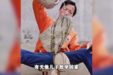 Anh Wang Yekun có đam mê với việc cân bằng, xếp chồng đồ vật lên nhau trong