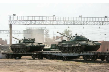 Tình báo Anh: Nga chuẩn bị đưa 800 xe tăng tới Ukraine tham chiến