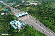 Trạm thu phí ở Hà Nội và TPHCM thông thoáng, còn nhiều xe gặp sự cố thẻ ETC