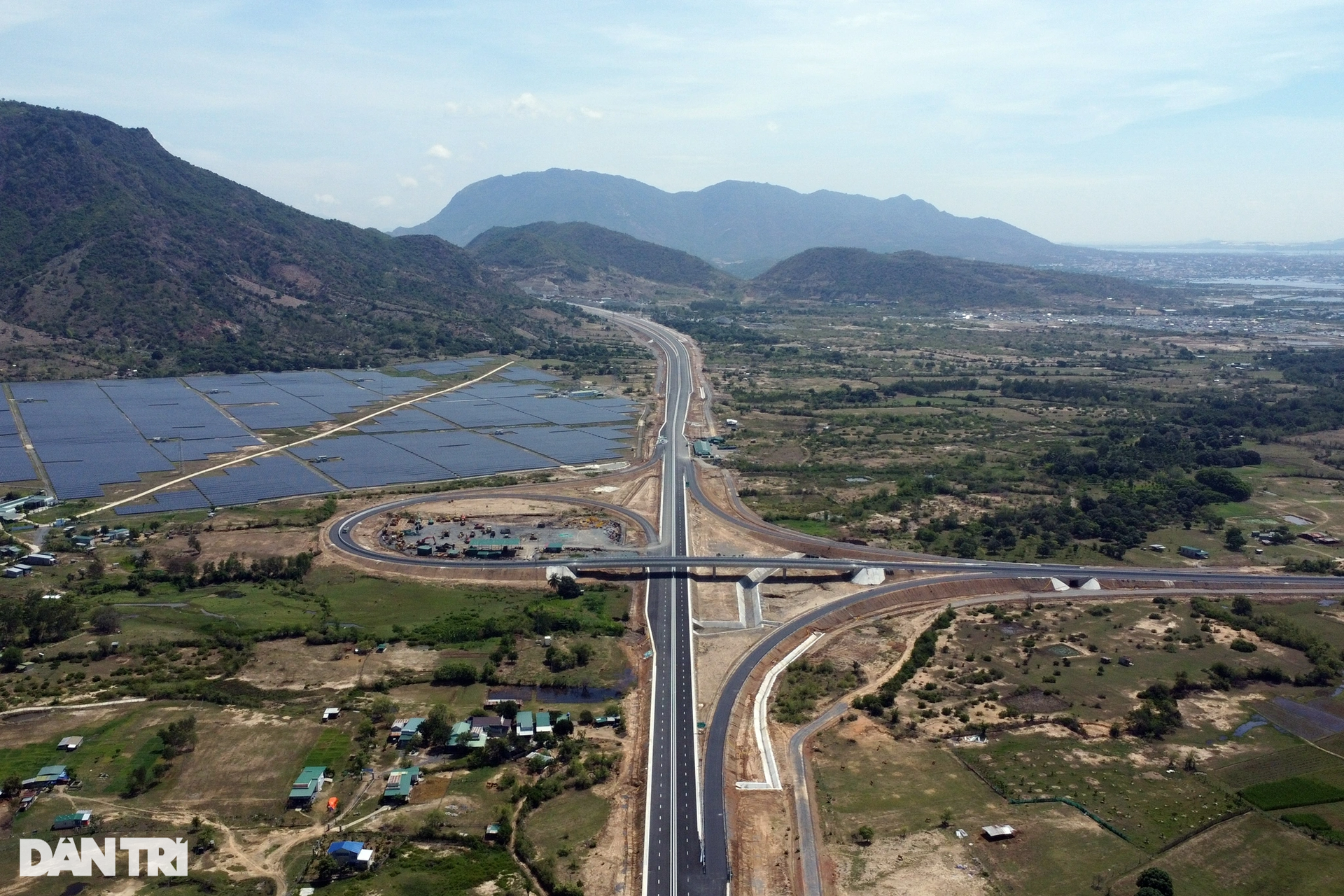 Diện mạo cao tốc Nha Trang - Cam Lâm trước ngày thông xe - 1 Diện mạo cao tốc Nha Trang - Cam Lâm trước ngày thông xe - 1
