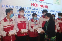 Hỗ trợ hàng trăm triệu đồng tới học sinh khó khăn dịp đầu Xuân