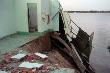 Lại đến lượt sông Tiền sạt lở