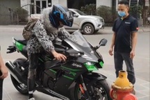 Gã trai cướp ngân hàng hào phóng hơn tỷ phú, cho người yêu 1,3 tỷ đồng