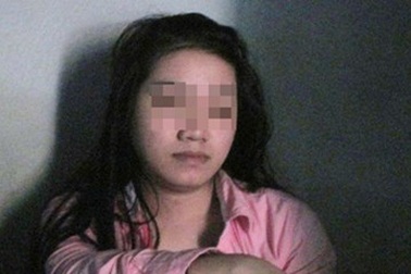 Chú rể bóp cổ cô dâu cướp của ngay trước ngày cưới