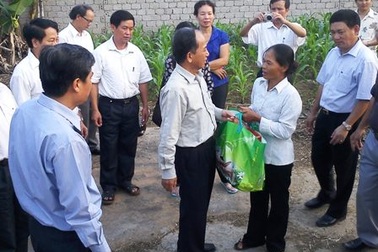 Thành phố Hồ Chí Minh tặng 1 tỷ đồng cho Nghệ An khắc phục lũ lụt 