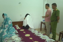 Bắt "tú bà" vừa bán dâm vừa môi giới