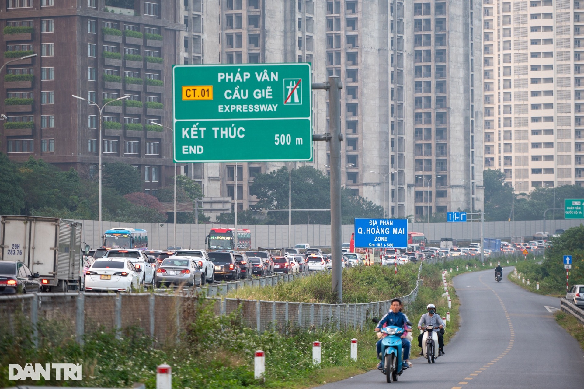 Kết thúc nghỉ Tết Dương lịch, ô tô ùn hơn 2km trên cao tốc Pháp Vân-Cầu Giẽ - 8 Kết thúc nghỉ Tết Dương lịch, ô tô ùn hơn 2km trên cao tốc Pháp Vân-Cầu Giẽ - 8
