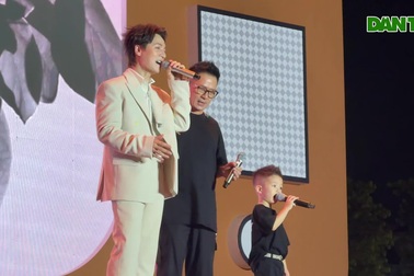Đăng Khôi xúc động khi được song ca cùng thần tượng Bằng Kiều và bé Benly