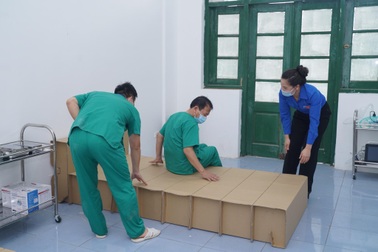 Giường giấy SCGP được sử dụng tại các bệnh viện dã chiến ở Hải Dương