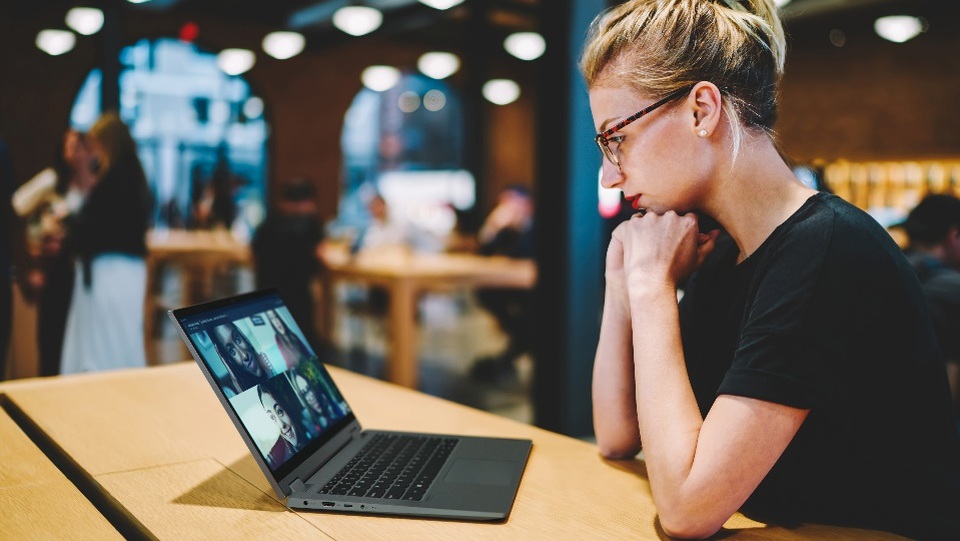 Cặp đôi Lenovo IdeaPad Flex 5i/5: Đa chế độ sử dụng cho sáng tạo thăng hoa - 3 Cặp đôi Lenovo IdeaPad Flex 5i/5: Đa chế độ sử dụng cho sáng tạo thăng hoa - 3