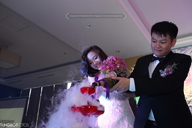 Văn Quyến - Thanh Hằng hạnh phúc trong ngày cưới