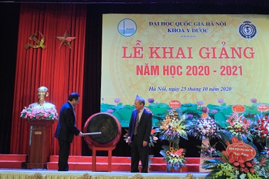 Khoa Y Dược Đại học Quốc gia Hà Nội khai giảng năm học mới