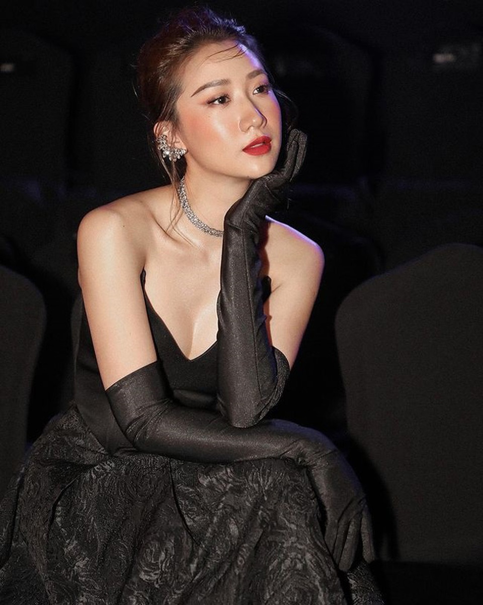 Hot girl Hà thành đốt cháy mùa hè bằng loạt ảnh diện bikini nóng bỏng - 12 Hot girl Hà thành đốt cháy mùa hè bằng loạt ảnh diện bikini nóng bỏng - 12
