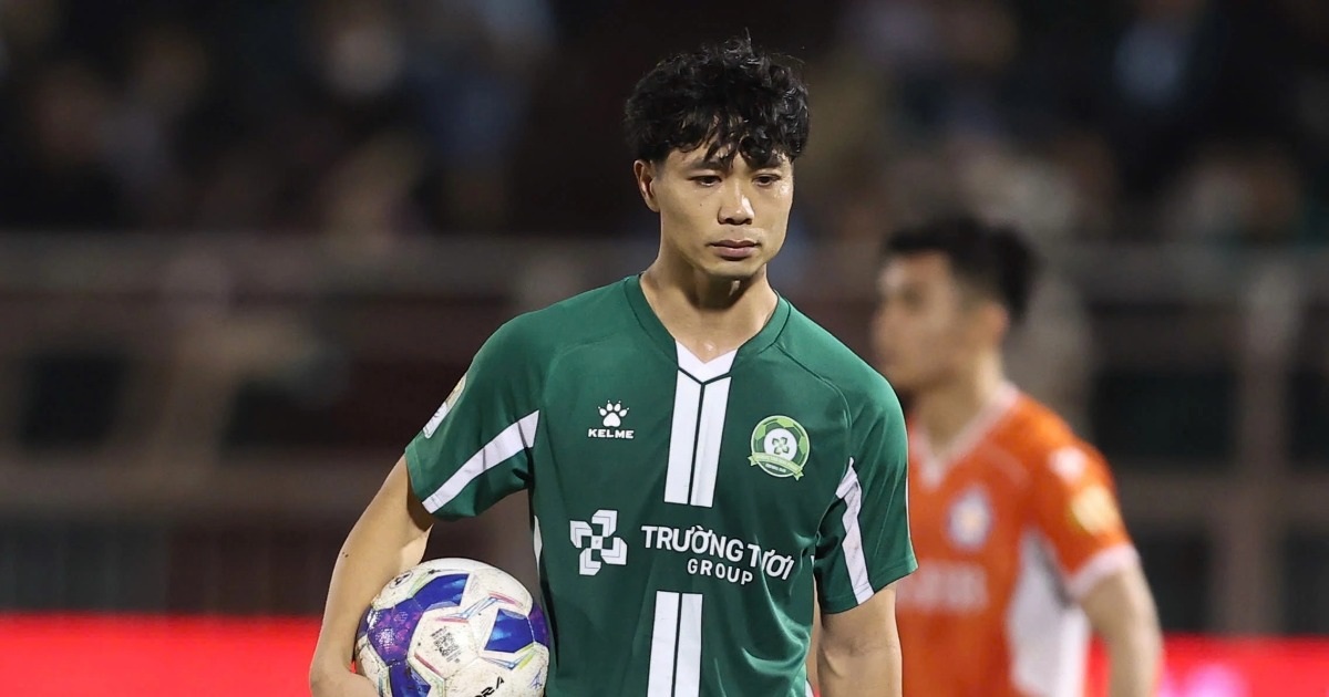 Công Phượng và CLB Bình Phước lỡ vé V-League: Tiền không phải điều kiện đủ