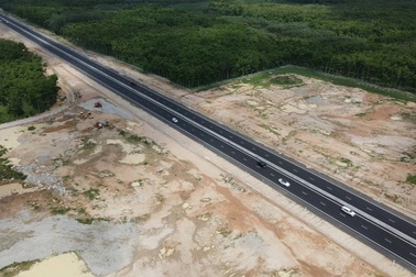 Cao tốc Vĩnh Hảo - Phan Thiết mới có 26/135km đường gom