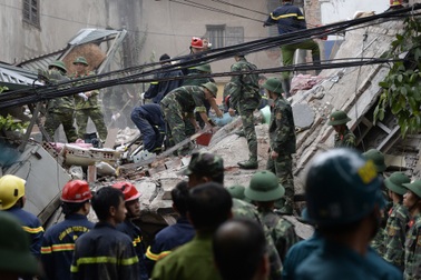 Hiện trường ngổn ngang, đổ nát vụ sập nhà 4 tầng tại Hà Nội