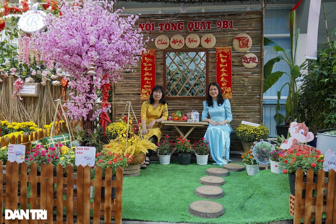 Bệnh nhân, y bác sĩ du xuân tại đường hoa bên trong Bệnh viện Chợ Rẫy - 8 Bệnh nhân, y bác sĩ du xuân tại đường hoa bên trong Bệnh viện Chợ Rẫy - 8