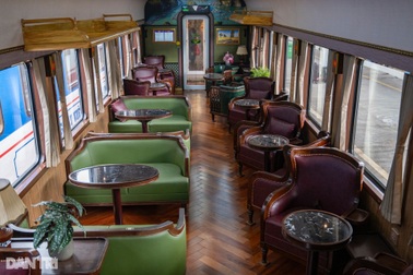 Khai trương đoàn tàu du lịch Hoa phượng đỏ tuyến Hà Nội - Hải Phòng