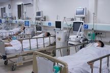 4 người tử vong, 2 người mờ mắt do ngộ độc rượu