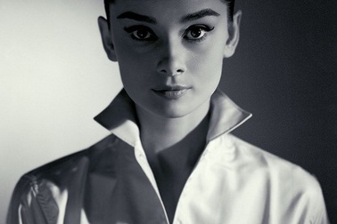 Những bức ảnh hiếm của huyền thoại điện ảnh Audrey Hepburn