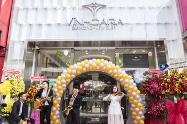 Vĩnh Cara khai trương showroom trang sức đẳng cấp tại Sài Gòn