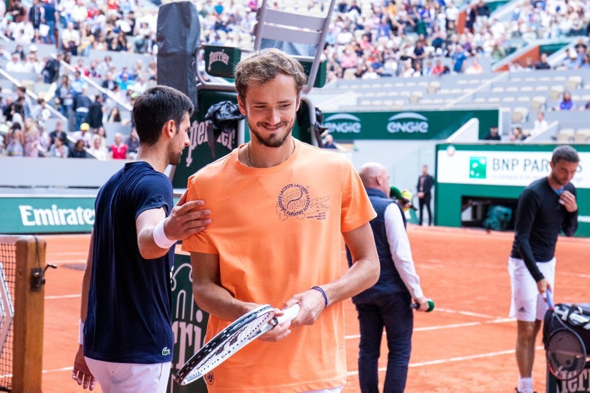 Nadal gia tăng kỷ lục, Djokovic dạo chơi ở vòng đầu Ronland Garros - 3 Nadal gia tăng kỷ lục, Djokovic dạo chơi ở vòng đầu Ronland Garros - 3