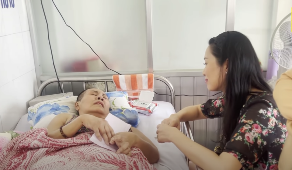 Trịnh Kim Chi nói rõ việc cầm 400 triệu nhưng chỉ đưa Hoàng Lan 30 triệu - 1 Trịnh Kim Chi nói rõ việc cầm 400 triệu nhưng chỉ đưa Hoàng Lan 30 triệu - 1