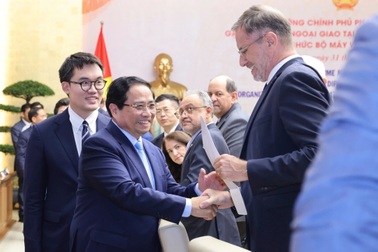 Thủ tướng gặp Đoàn Ngoại giao, thông tin "cuộc cách mạng về tổ chức bộ máy"