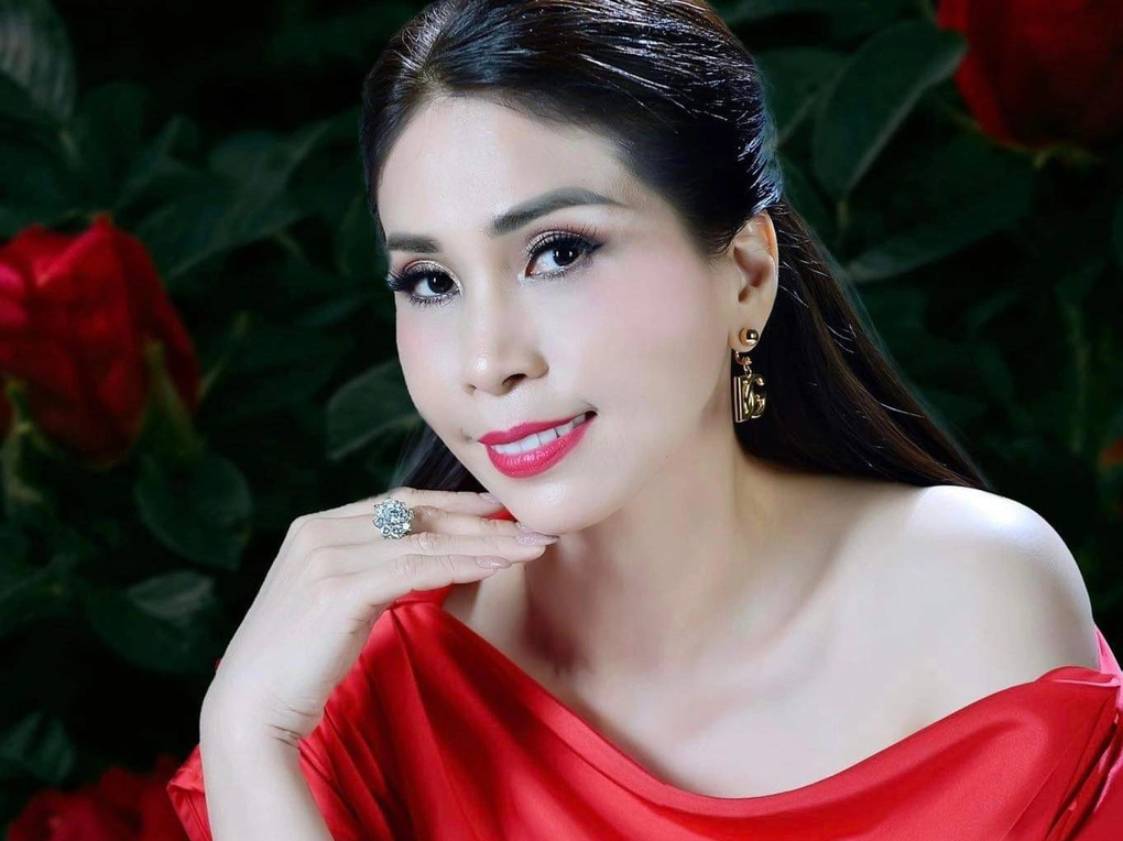 Cuộc sống của đả nữ màn ảnh Lý Hương sau nhiều năm sóng gió - 1 Cuộc sống của đả nữ màn ảnh Lý Hương sau nhiều năm sóng gió - 1