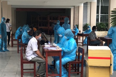 Cà Mau: Giám sát, lấy mẫu xét nghiệm hơn 100 người về từ Đà Nẵng