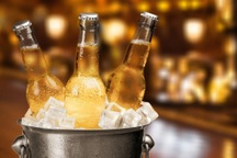 Khoa học giải thích lý do uống bia lạnh ngon hơn bia "nguội"