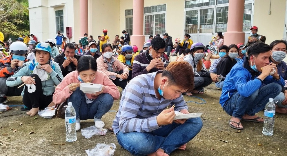 Lãnh đạo ĐBSCL kiến nghị tạm ngưng cho dân về quê vì nguy cơ bùng phát F0 - 8 Lãnh đạo ĐBSCL kiến nghị tạm ngưng cho dân về quê vì nguy cơ bùng phát F0 - 8