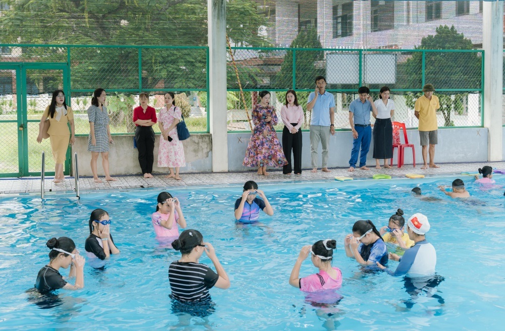 Mỗi năm Việt Nam vẫn có gần 2.000 trẻ tử vong do đuối nước - 1