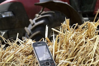 Điện thoại “cối đá” Nokia 3720 classic chính thức lộ diện