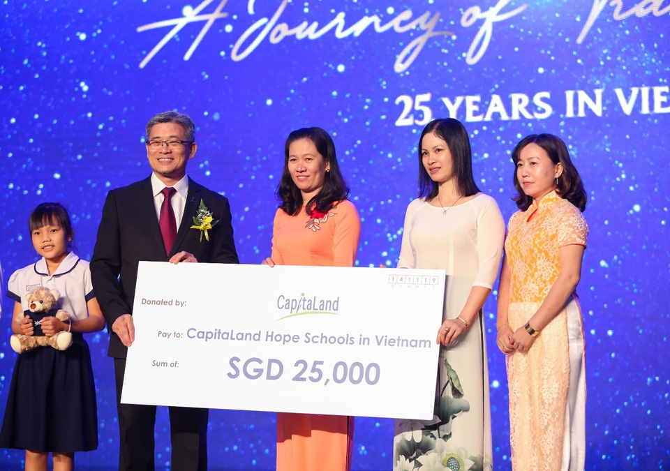 CapitaLand, 25 năm phát triển và cam kết hỗ trợ giáo dục 25.000 đô la Singapore - 2 CapitaLand, 25 năm phát triển và cam kết hỗ trợ giáo dục 25.000 đô la Singapore - 2