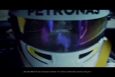 Mercedes-AMG GT R - Mẫu xe đua đường phố đích thực