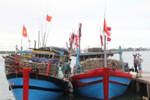 Xử lý 10 tàu cá "mất tích" từ 6 giờ đến hơn 10 ngày trên biển