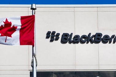 Canada cấm cửa Lenovo trong thương vụ BlackBerry