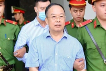 Cựu cục phó nói "không nhận", cấp dưới khai sếp chủ động chia tiền