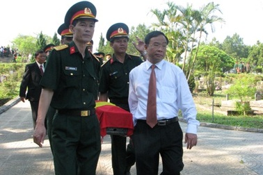 Truy điệu và an táng 20 liệt sỹ quân tình nguyện Việt Nam hy sinh tại Lào