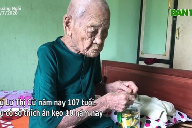 Kỳ lạ cụ bà 107 tuổi ăn 50 viên kẹo mỗi ngày