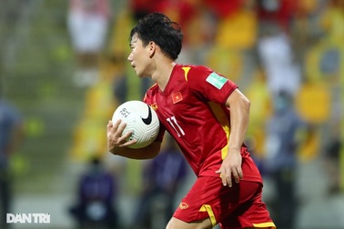 Tiền vệ Minh Vương và cái duyên sắm vai "người hùng từ trong bóng tối"