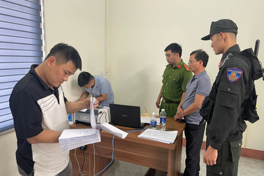 Tạm giữ giám đốc trung tâm đăng kiểm tại Đắk Lắk