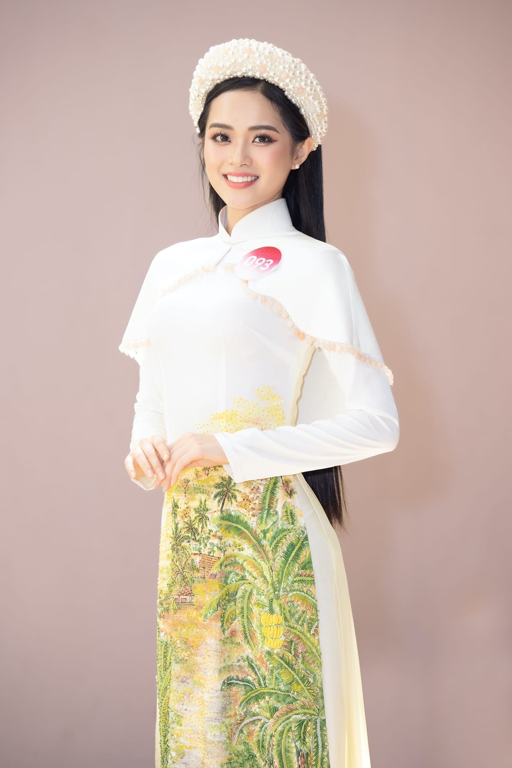 Các nữ sinh thi hoa hậu gửi lời chúc Tết tới độc giả Dân trí - 5 Các nữ sinh thi hoa hậu gửi lời chúc Tết tới độc giả Dân trí - 5