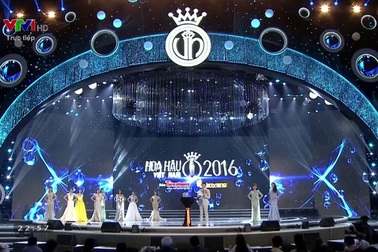 Phần trả lời ứng xử của tân hoa hậu Việt Nam