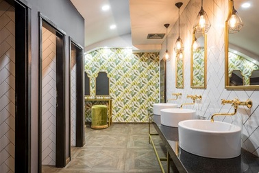 Trung Quốc "chi tiền khủng" cho nhà vệ sinh công cộng có "đáng đồng tiền"?